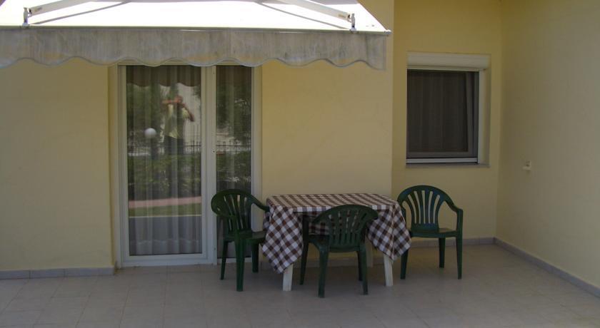 Apartments Monika Kriopigi Bagian luar foto