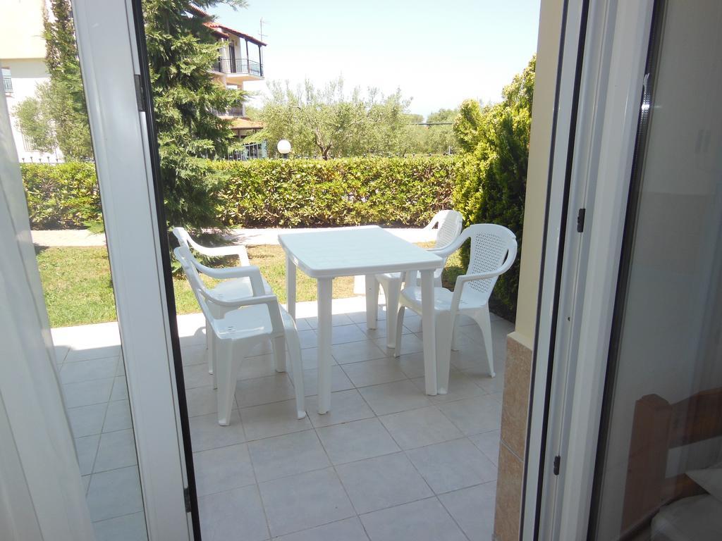 Apartments Monika Kriopigi Bagian luar foto