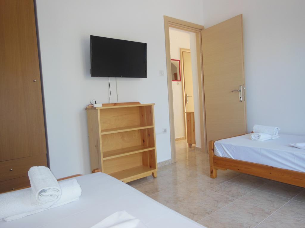 Apartments Monika Kriopigi Bagian luar foto