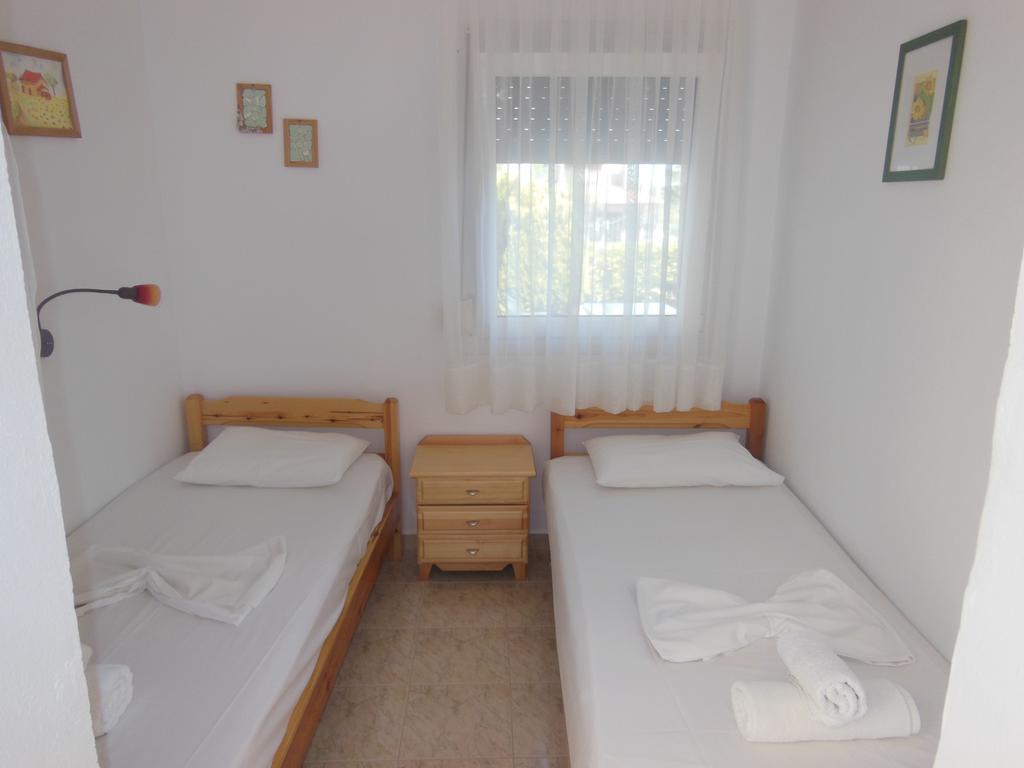 Apartments Monika Kriopigi Bagian luar foto