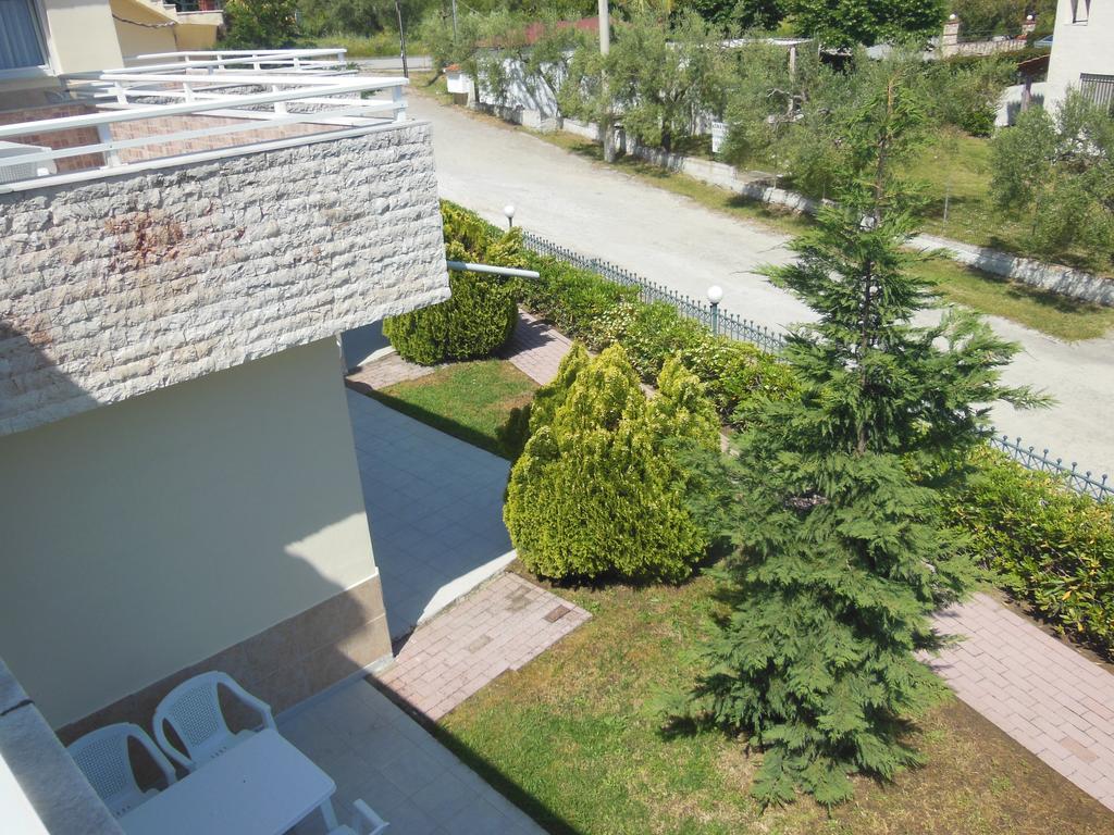 Apartments Monika Kriopigi Bagian luar foto